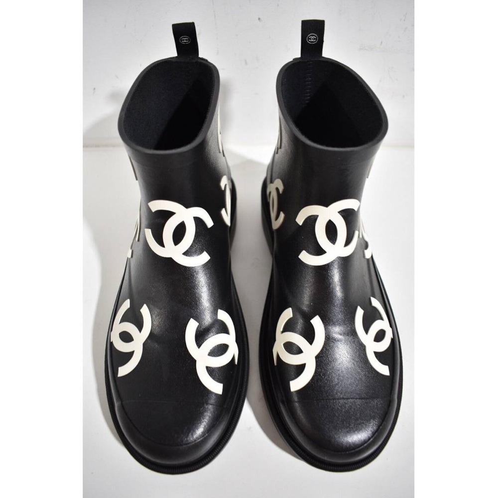 Chanel rain boots - Picture 2 of 13